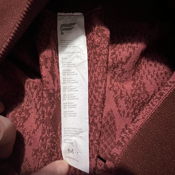 Fabletics High-Waisted Seamless Snakeskin 7/8 Tight Medium Cherry Mocha Reptilia - Picture 6 of 8